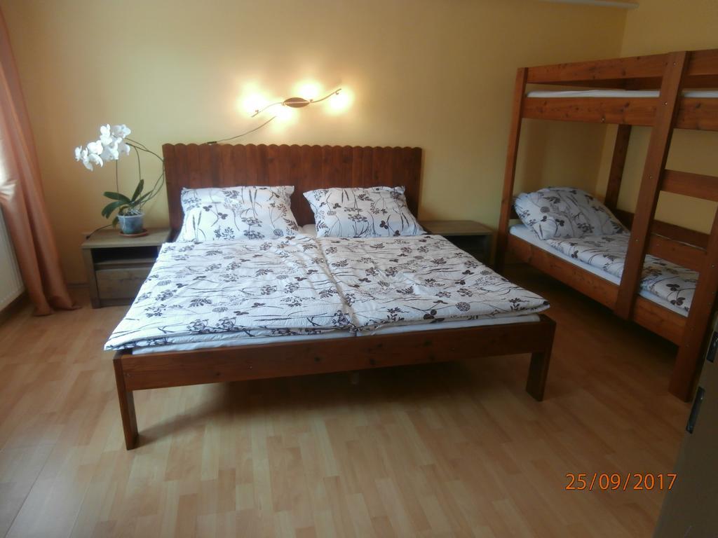 Apartman Aya Janov nad Nisou Ngoại thất bức ảnh